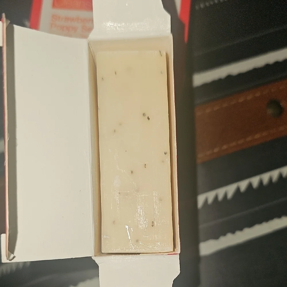 Dr. Botanicals NWT Strawberry and Poppy Seed Cleansing Bar - Red X 2